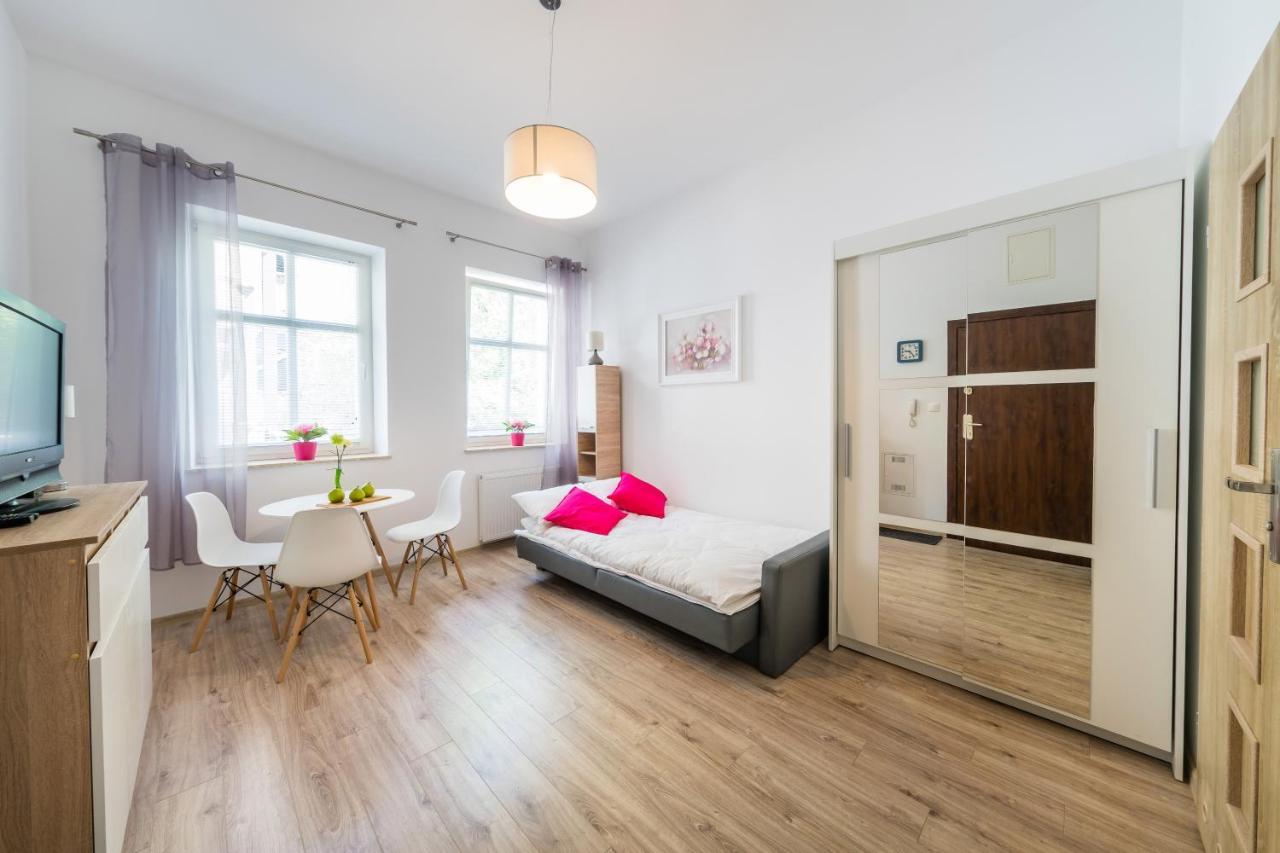 Zelazna Apartment Wawelofts Краков Экстерьер фото